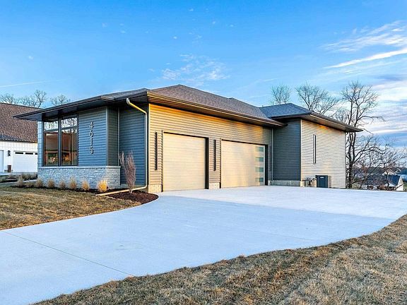 2nd image of 4615 Woodland Dr