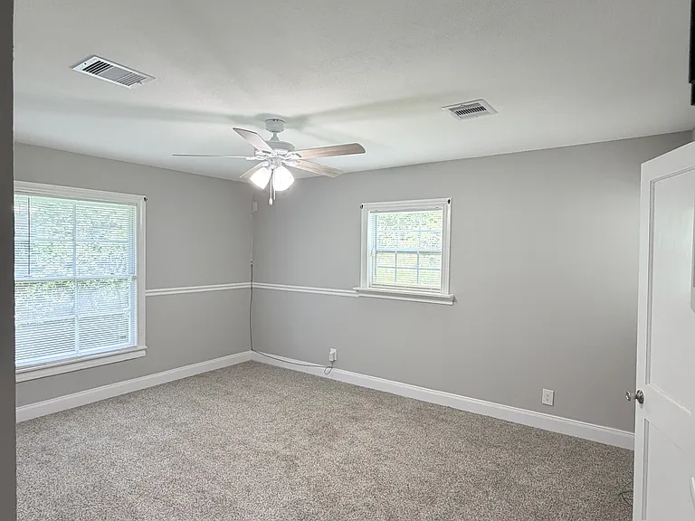 809 Beecher St — Photo 16