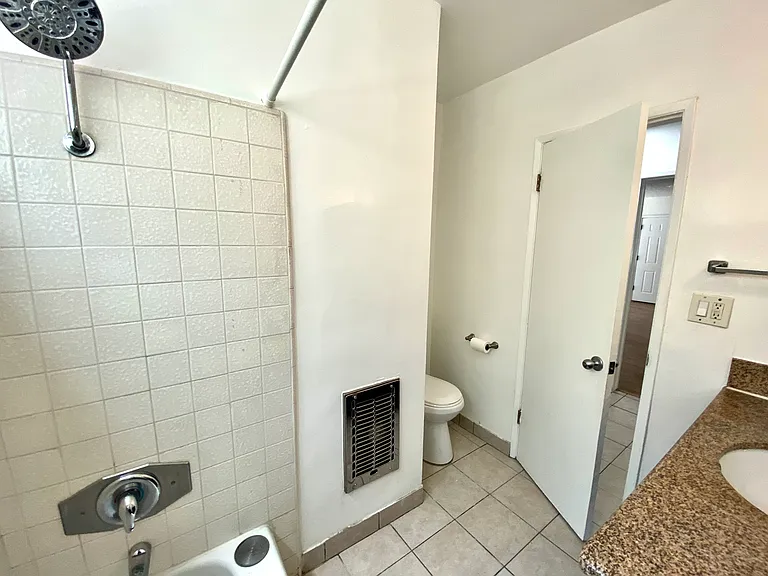 2147 Baxter St #1 — Photo 13
