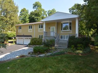 38 Meadow Ln, Chappaqua, NY