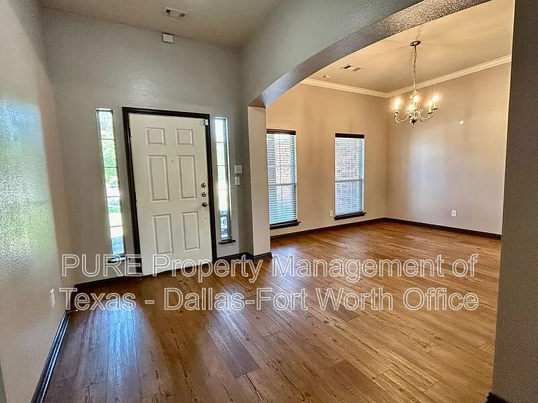 629 Madeline Ct — Photo 9
