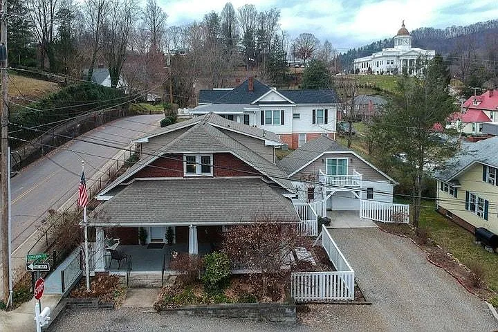 Schulman St, Sylva — Photo 2