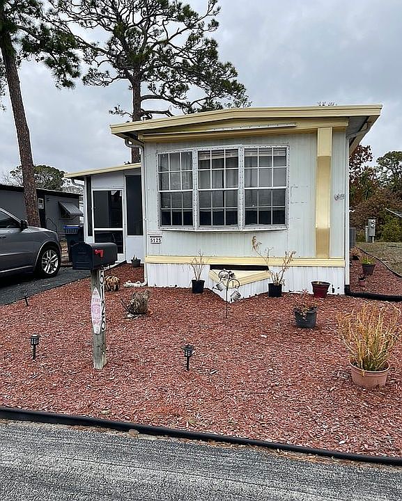 1st image of 5125 Clover Ln