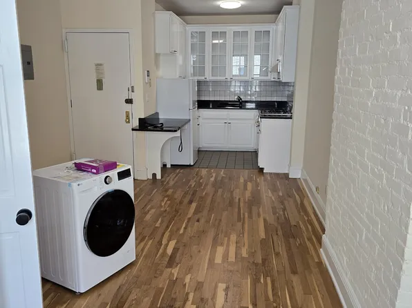 1546 Madison Avenue image 1 of 7