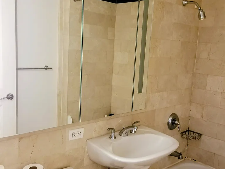 20 West St #17C — Photo 7