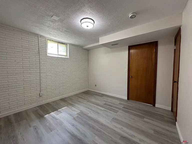 1839 W Arlington Cir — Photo 41