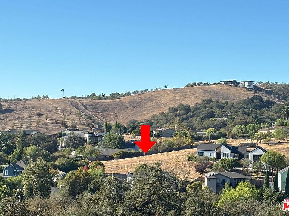1st image of 304 Maplewood Ct