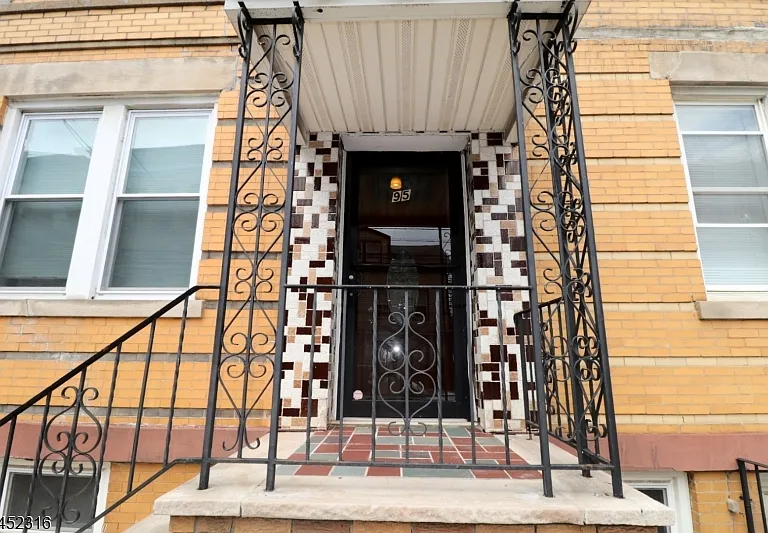 93 Nichols St #R1 — Photo 11