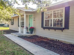 1210 E 3rd Ave, Mount Dora, FL 32757