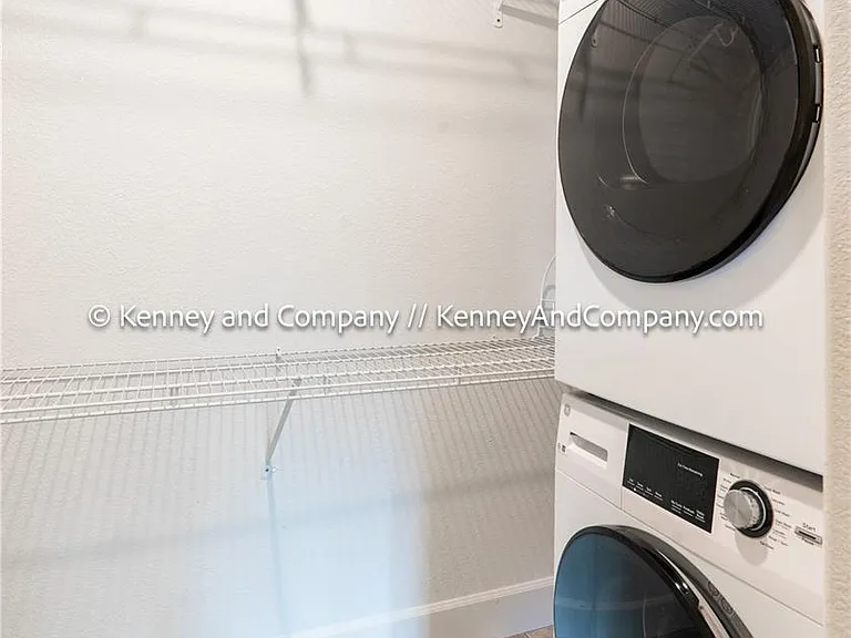875 S Lindsey St — Photo 26