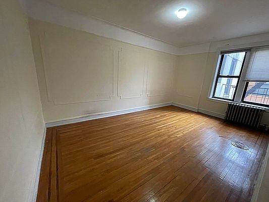 5th image of 2261 42nd St APT C6