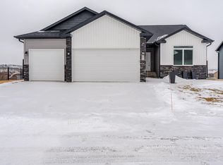 4810 Cornice Loop, Bismarck, ND 58503