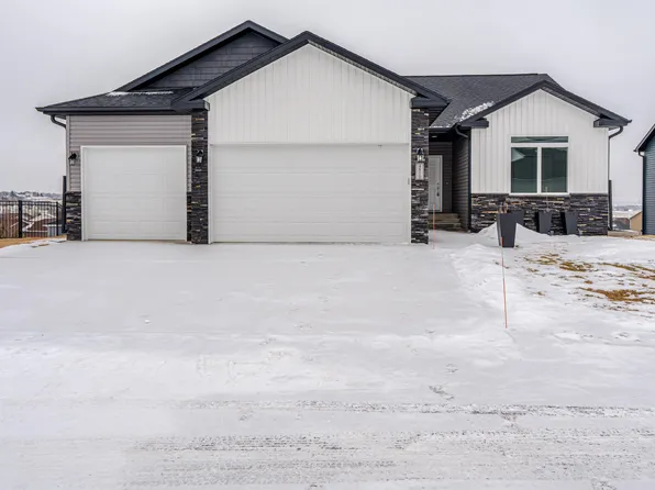 4810 Cornice Loop, Bismarck, ND 58503