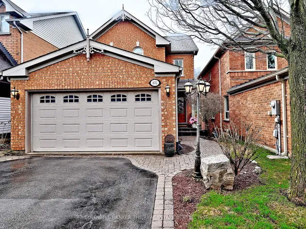 102 Deerglen Ter N, Aurora, ON L4G 6Y3