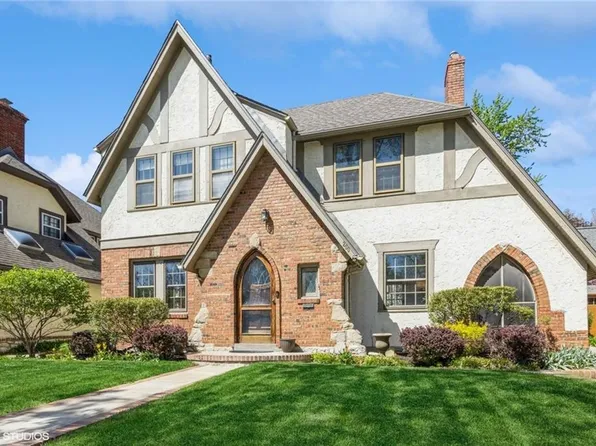 200 W 70th Ter, Kansas City, MO 64113
