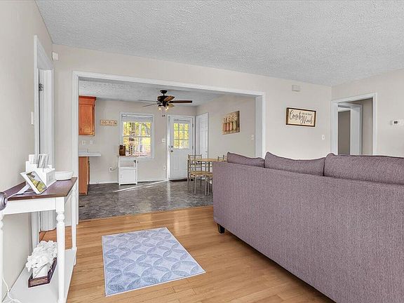 5th image of 900 Quail Ln