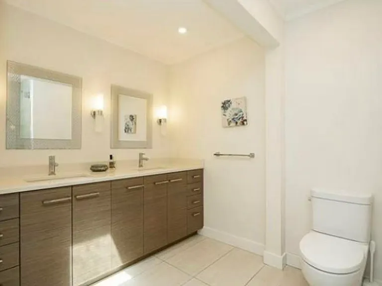 3841 Bayridge Ave — Photo 13