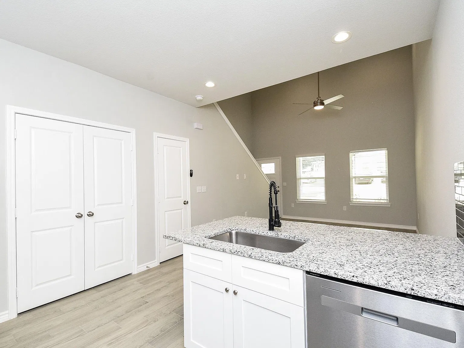 3 bed, 2.5 bath, 1188 sqft, $1,395 — Photo 4