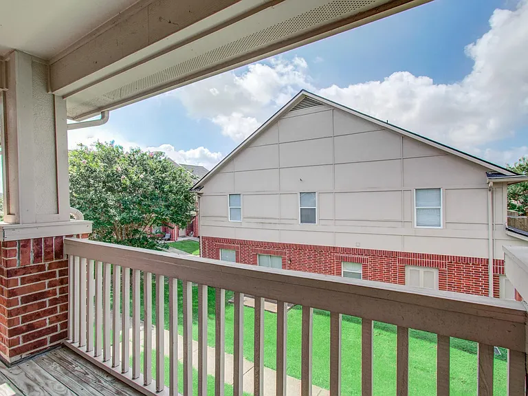 3815 Shire Valley Dr — Photo 27
