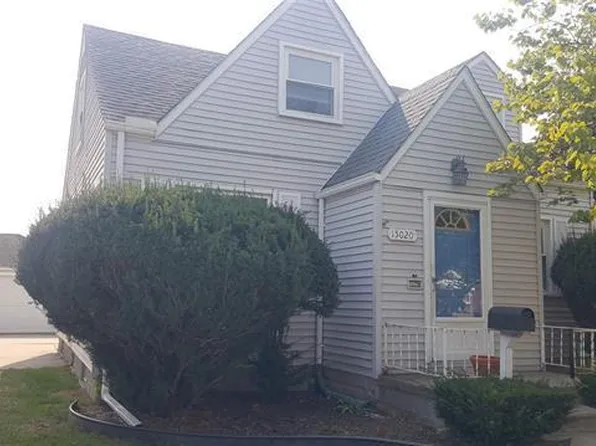 15020 Camden Ave, Eastpointe, MI 48021
