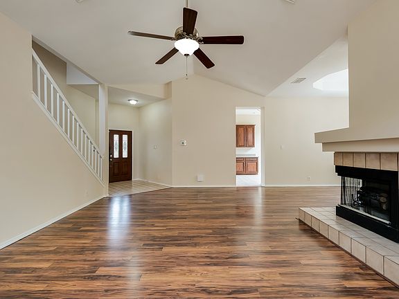 3rd image of 8027 Dove Trail Dr