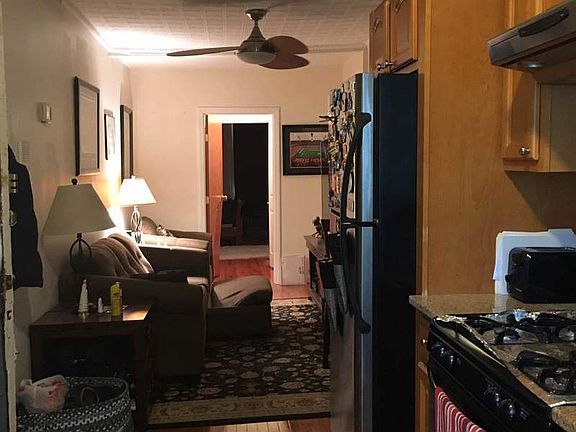 4th image of 392 12th St APT 3