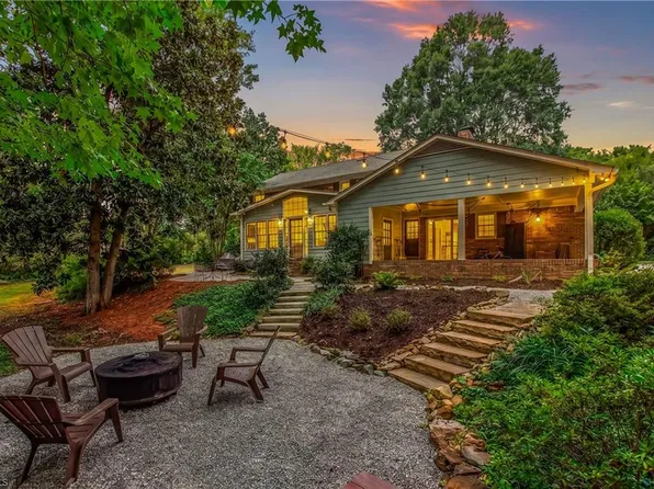 1236 Sturbridge Ave, High Point, NC 27262