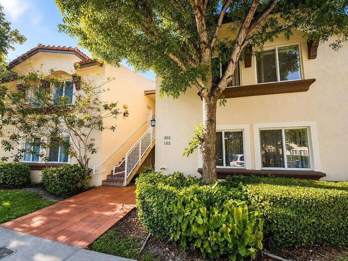 Building Photo - 15721 SW 137th Ave #202