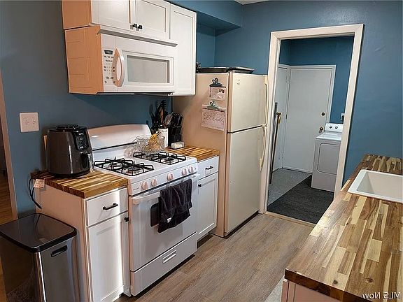 5th image of 3846 W 143rd St #1