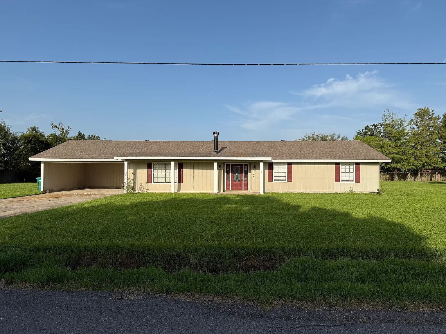 4 bed, 2350 sqft, $2,750 — Photo 1