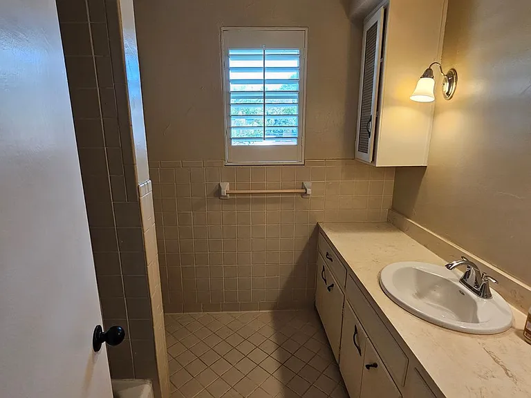 6033 Sandhurst Ln #D — Photo 39