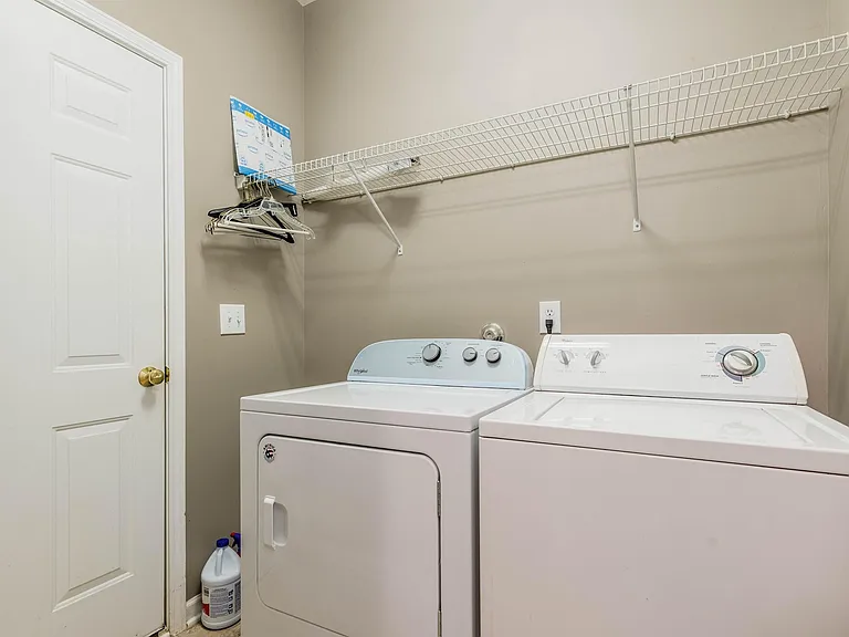 12215 Fox Valley St — Photo 14