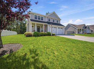 37 Clover Ln, Londonderry, NH 03053