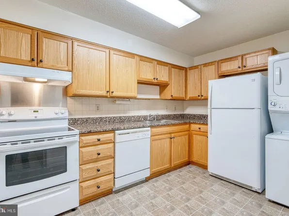 15115 Interlachen Dr #3920, Silver Spring, MD 20906