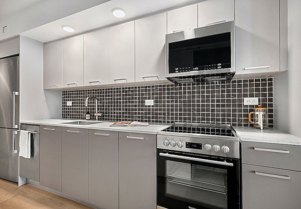 1st image of 15 Bridge Park Dr APT 8F