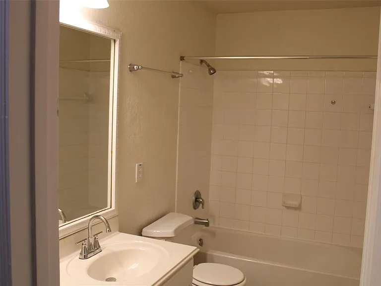 9527 Brackenton Crest Dr — Photo 14