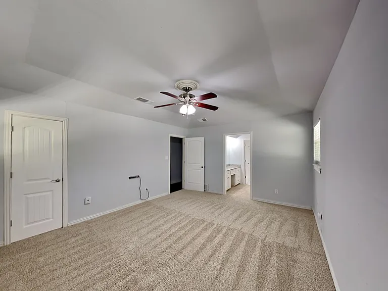 3704 Astoria Dr — Photo 11