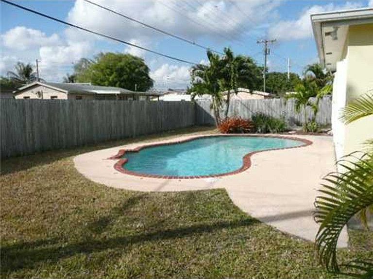 2nd image of 3420 SW 121st Ave