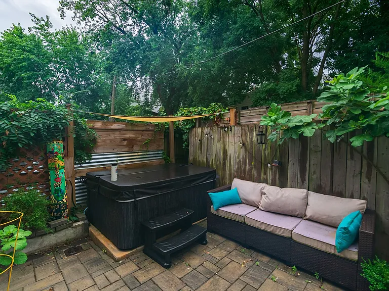 2042 E Fletcher St — Photo 11