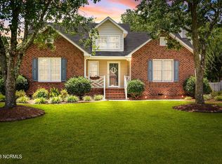 549 Shadow Ridge Dr, Winterville, NC 28590