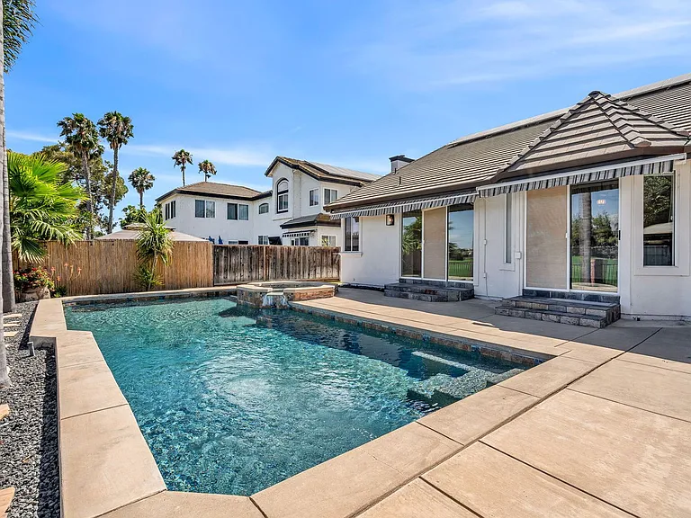 2317 Wayfarer Dr — Photo 49