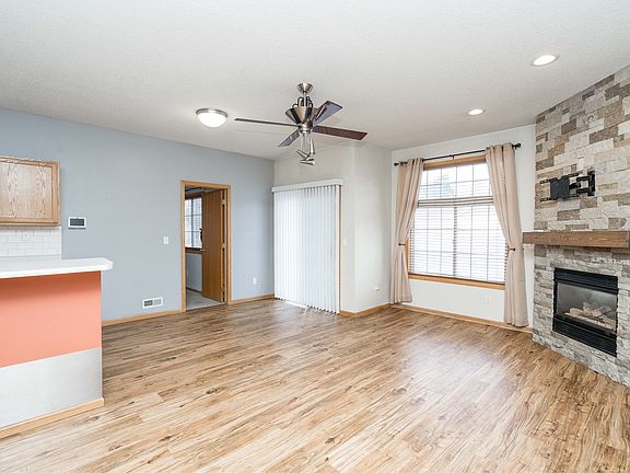 4th image of 950 67th St Unit 410