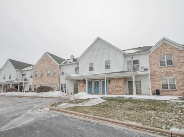 2720 Northview Rd, Waukesha, WI 53188