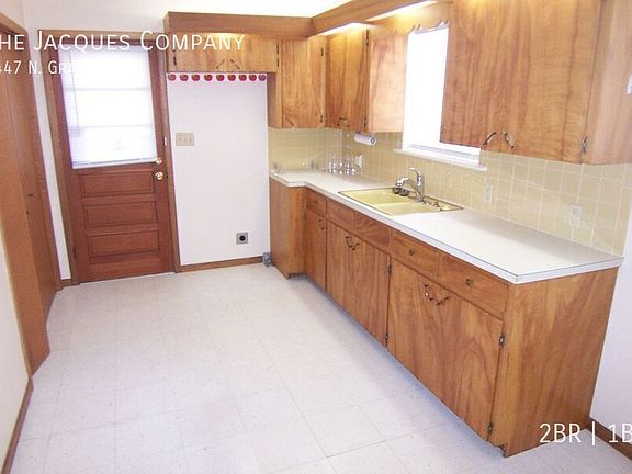 5th image of 2447 N Grant Ave