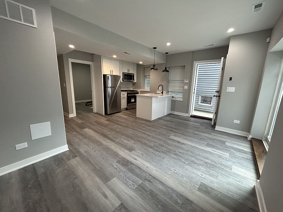 1st image of 1647 N Fairfield Ave #17274717