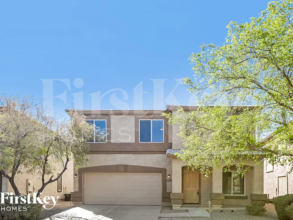 1229 E Country Crossing Way