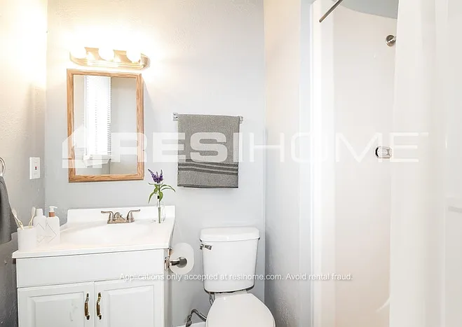 405 Lotus Ave — Photo 11