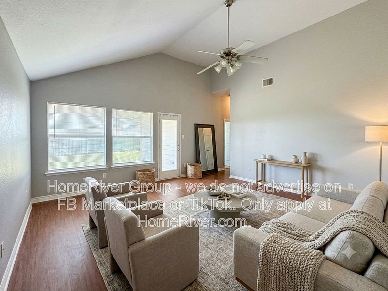 1st image of 313 Charleston Dr