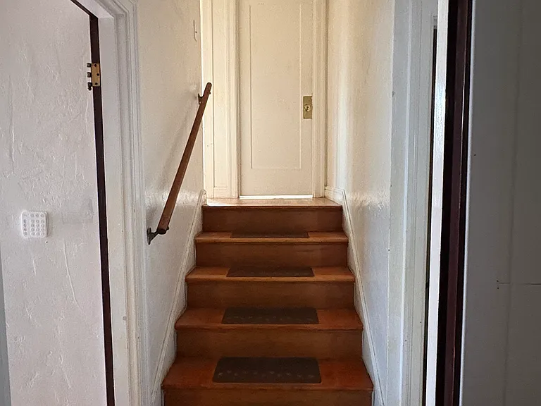 1239 Brookside Dr — Photo 8