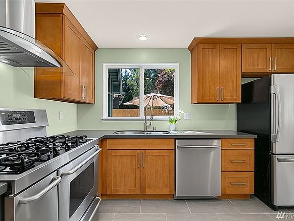 2nd image of 403 158th Pl SE